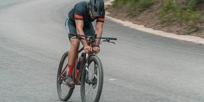 remmen-mtb-op-de-weg